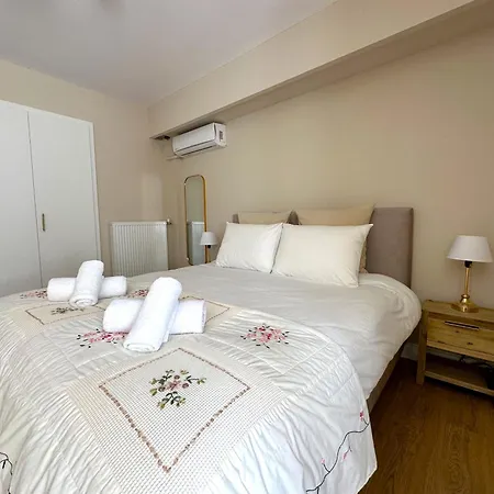 Queens Avenue Apartment-2